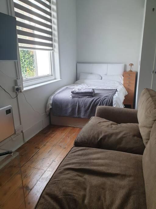 Appartement 4 Quiet Compact Studio With Garden View - Best Location - Comfortable - Quiet à Hove Extérieur photo